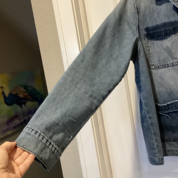 Old navy jean jacket - Picture 3 of 9